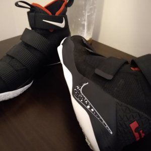 Nike Lebron Soldier 11 size US MEN 11.5